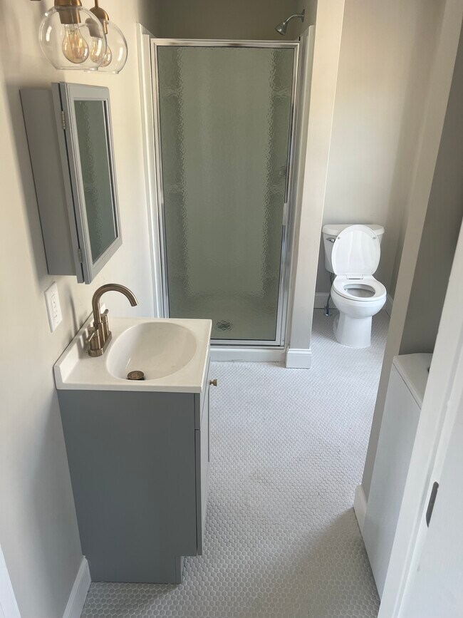 Building Photo - 31 N Main St