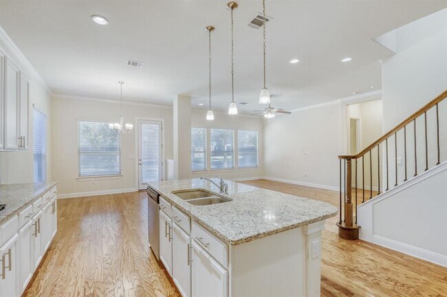 Building Photo - 600 Acadia Bnd