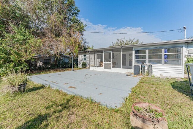 Building Photo - 1533 Bonair St