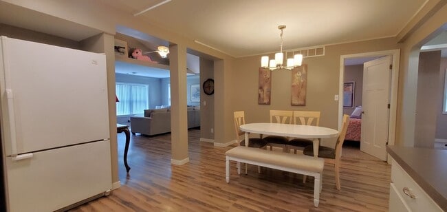 Building Photo - Monthly Furnished Rental, Dog-Friendly, Utilities Included
