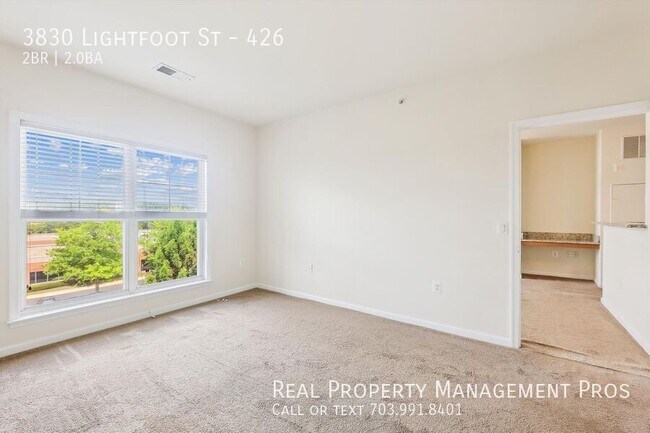 Building Photo - 3830 Lightfoot St