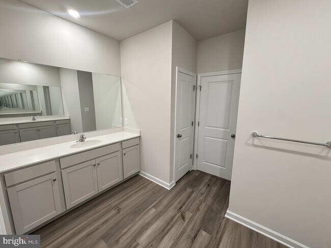 Building Photo - 42 Trout Lily Dr