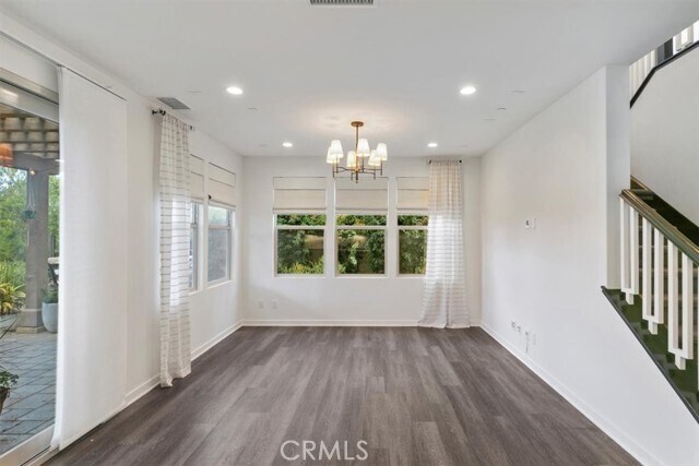 Building Photo - 55 Fuchsia