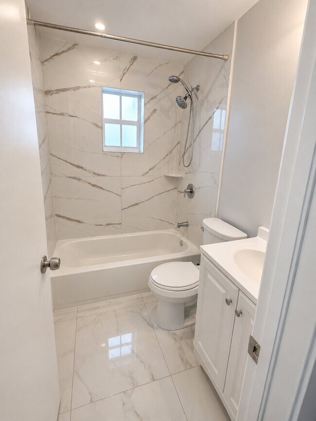 Building Photo - 4054 SW 50th St
