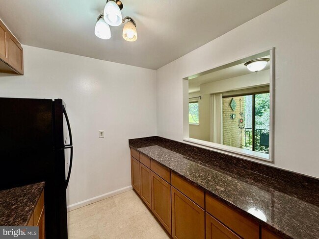 Building Photo - 12204 Braxfield Ct