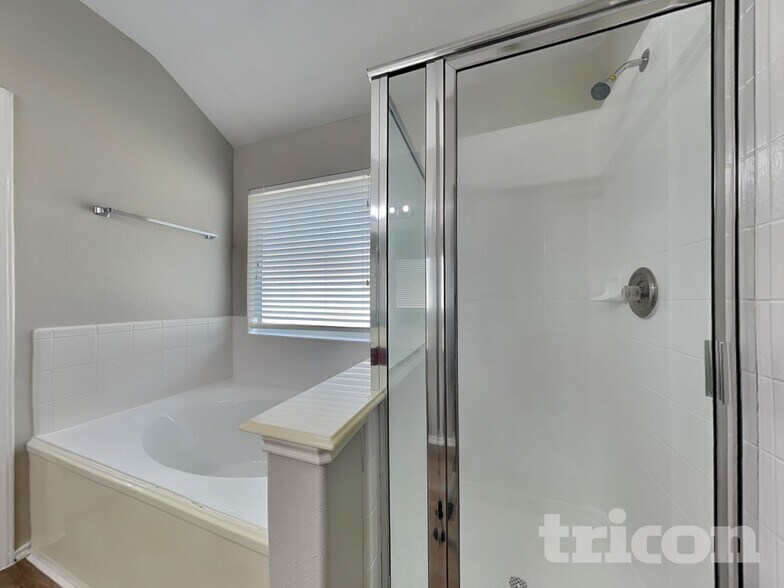 Building Photo - 8039 Branson Park Ln