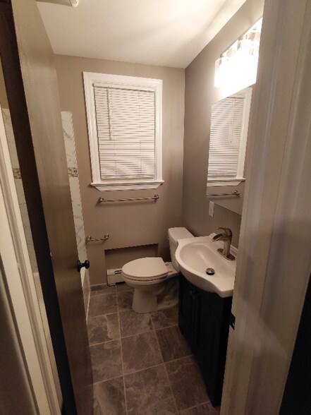 Building Photo - 224 Madison Ave