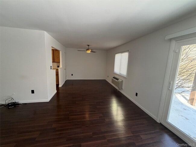 Building Photo - 17 Village Park Dr