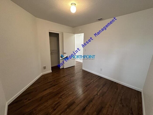 Building Photo - Remodeled 3BD/2BA Gem in Vintage Park