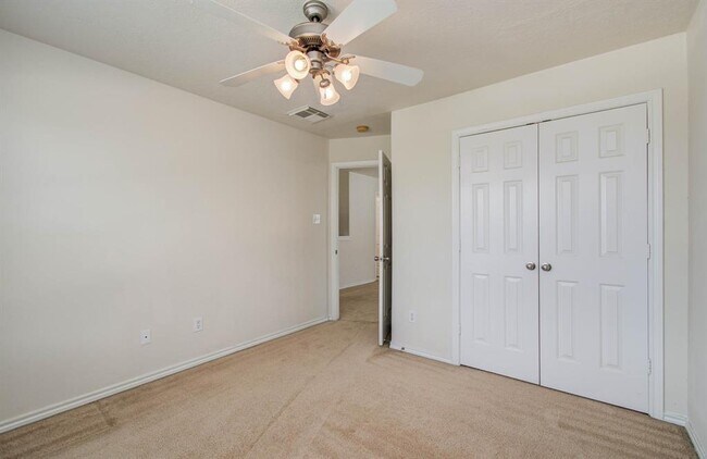 Building Photo - 12026 Parkers Hideaway Dr