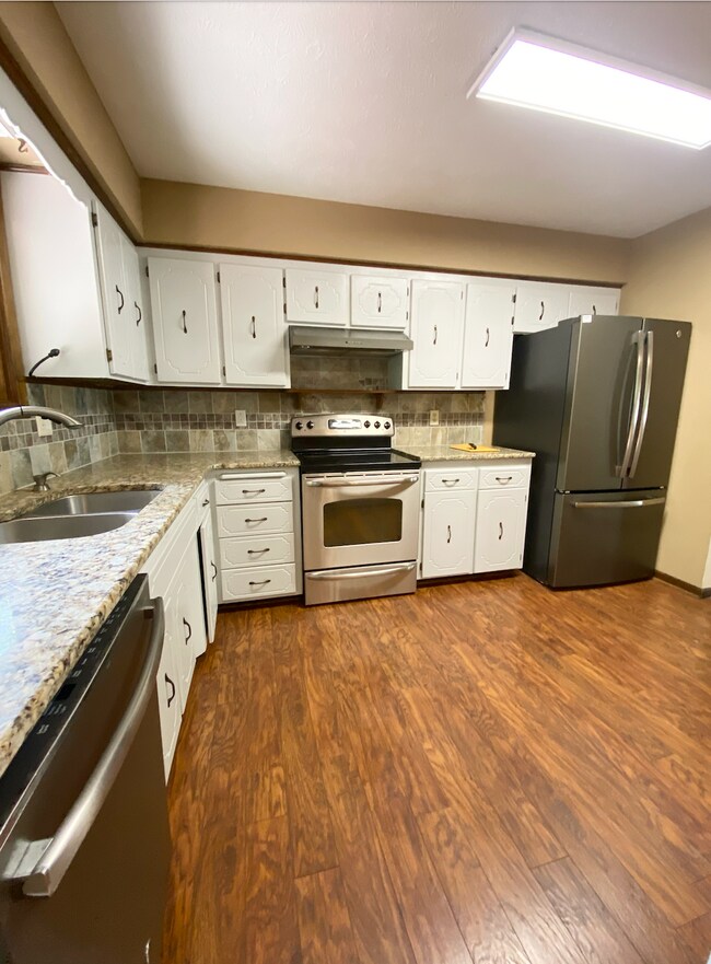 Building Photo - 13251 Brookside Dr