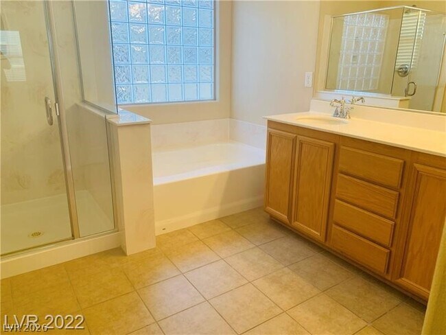 Building Photo - 5506 Spiceberry Dr