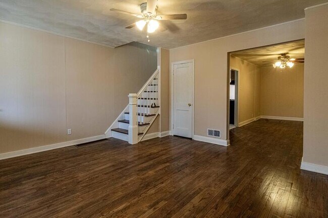 Building Photo - 732 Old Riverside Rd