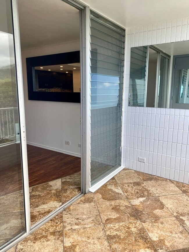 Building Photo - AVAILABLE for Rent : 3 Bedroom, 2 Bathroom...