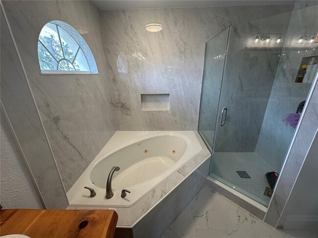 Building Photo - 7327 Floral Cir E