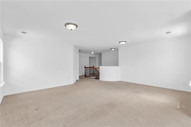 Building Photo - 5480 Beaver Ridge Dr