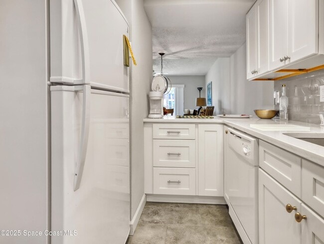 Building Photo - 170 Paradise Blvd