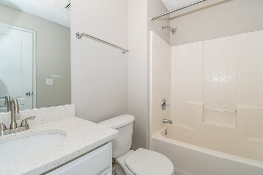 Building Photo - 6709 Gentle Oaks Dr N