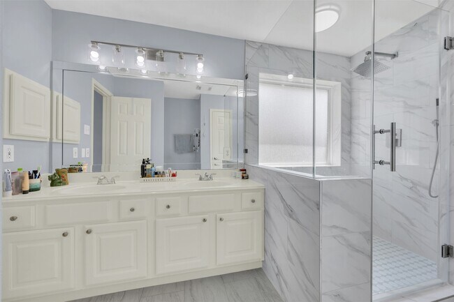 Building Photo - 3828 Landon Park Dr