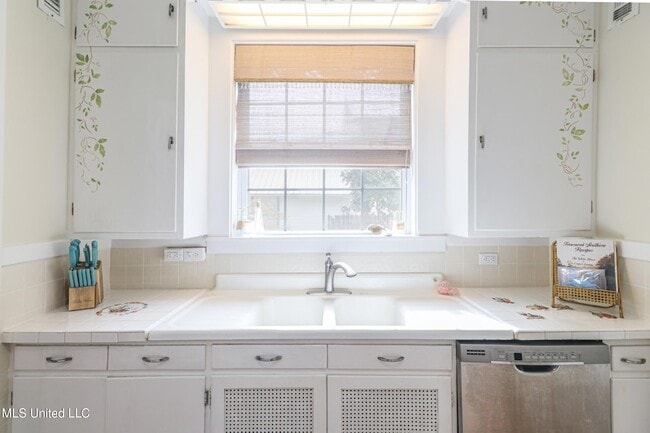 Building Photo - 145 St Francis St