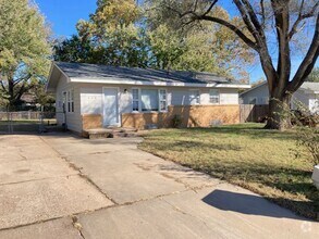 Building Photo - 3 Bedroom and 1 Bath House in Haysville