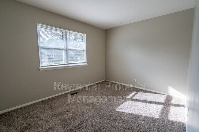 Building Photo - 6717 S Louisville Ave