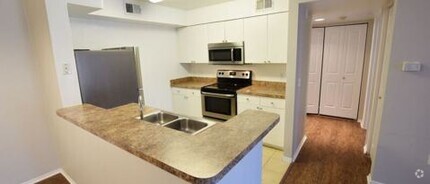 Building Photo - 150 Laterino Ct