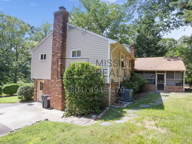 Building Photo - 325 Fairwood Dr
