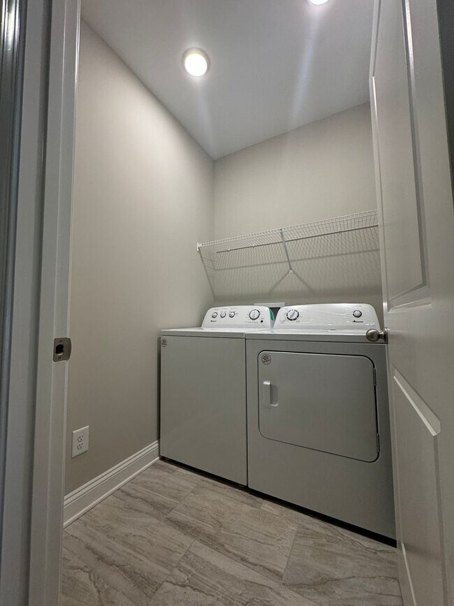 Building Photo - Brand New Twin Home