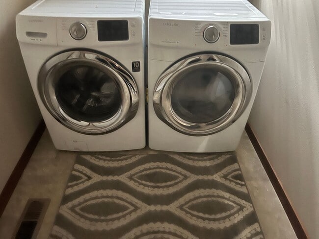 Building Photo - Beautiful 4 Bedroom in Ferndale!