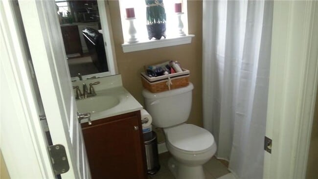 Building Photo - 9418 Glenashley Dr