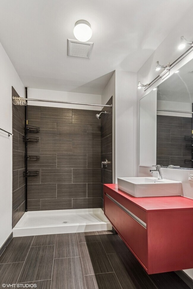 Building Photo - 1345 S Wabash Ave