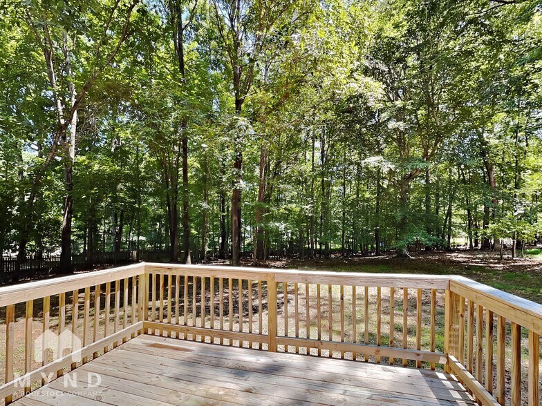 Building Photo - 172 Bridges Ln