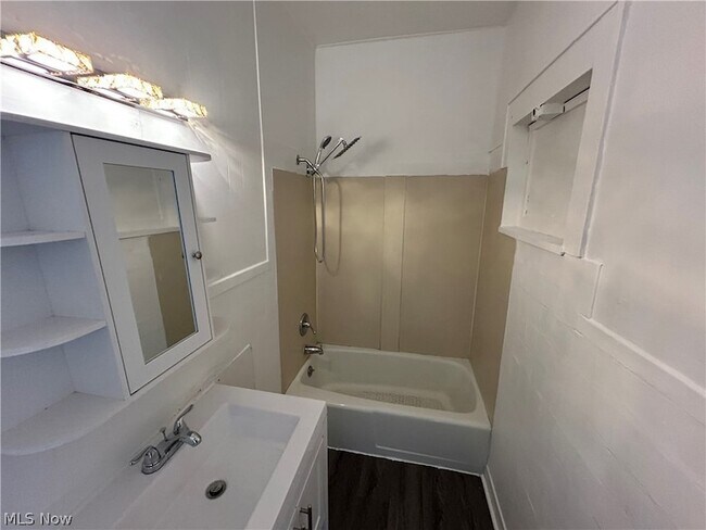 Building Photo - 2232 W 103rd St