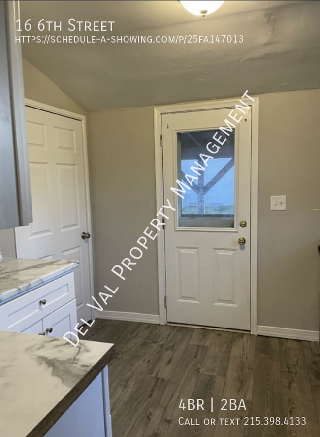 Building Photo - 16 6th St