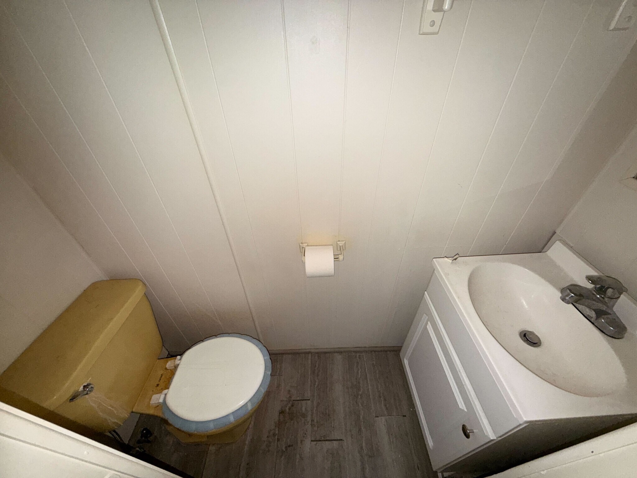 Building Photo - 3601 E Wyoming Ave