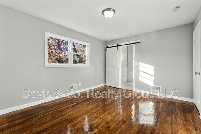 Building Photo - 2385 Tilson Rd