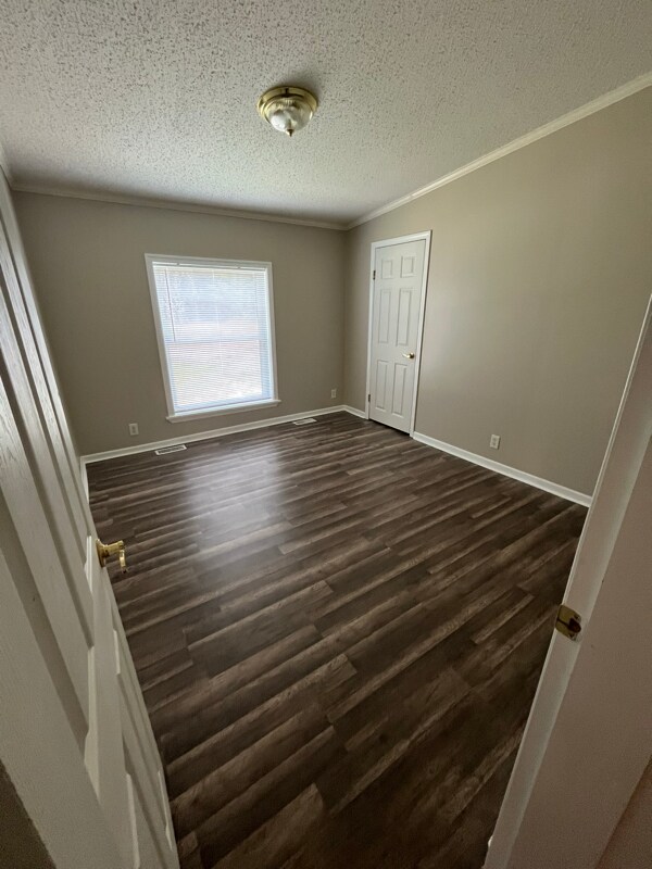 Building Photo - 16 Madison Dr