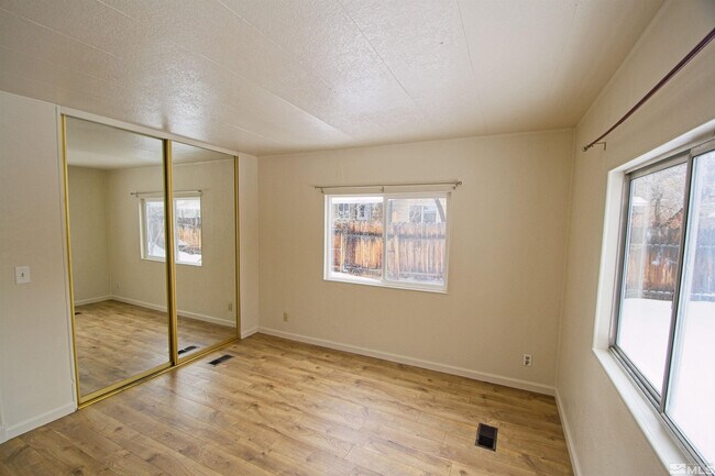 Building Photo - 3726 Sherman Ln