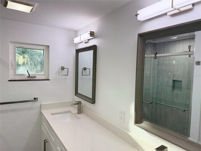 Building Photo - 3959 Coleridge Pl