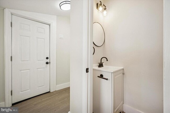 Building Photo - 5023 Keyser St