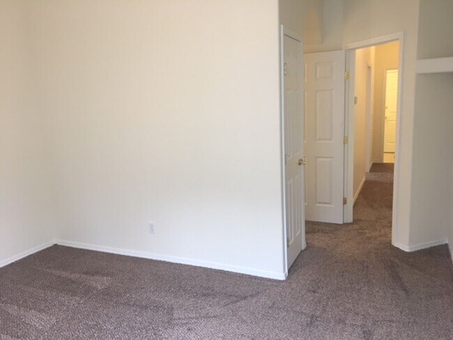 Building Photo - PRELEASING: 3 bed/2 bath House off Samish ...