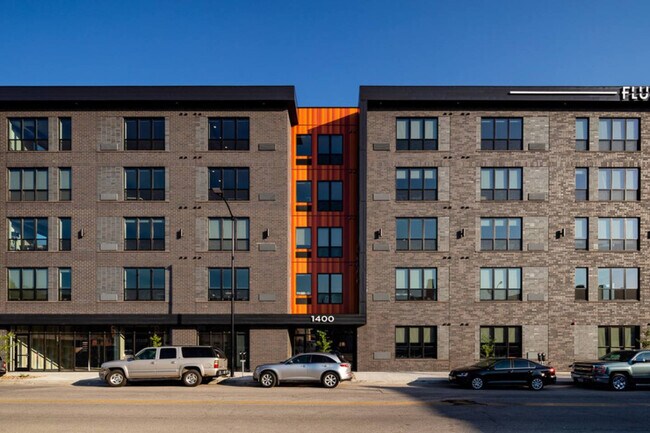 Building Photo - 1400 E Walnut St