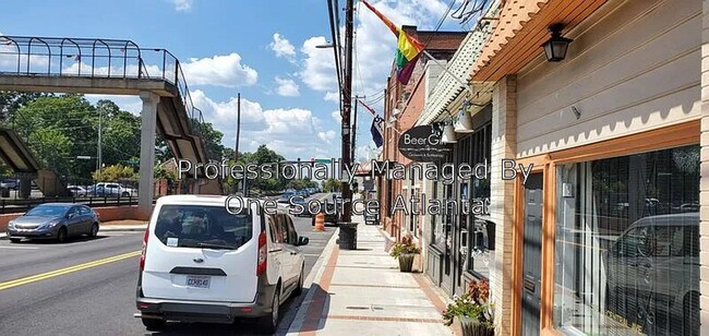 Building Photo - Rent a Community..Prime Location