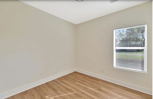 Building Photo - 17003 W Kashmir St