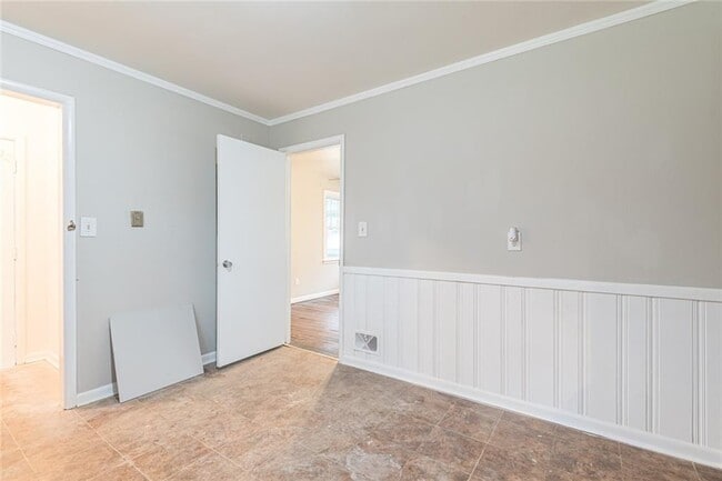 Building Photo - 149 Meadow Park Ln SW