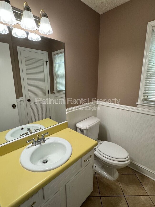 Building Photo - 2990 Summit Ridge