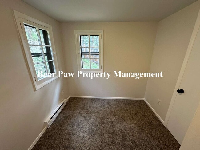 Building Photo - Cute little Home near Downtown Evergreen!!