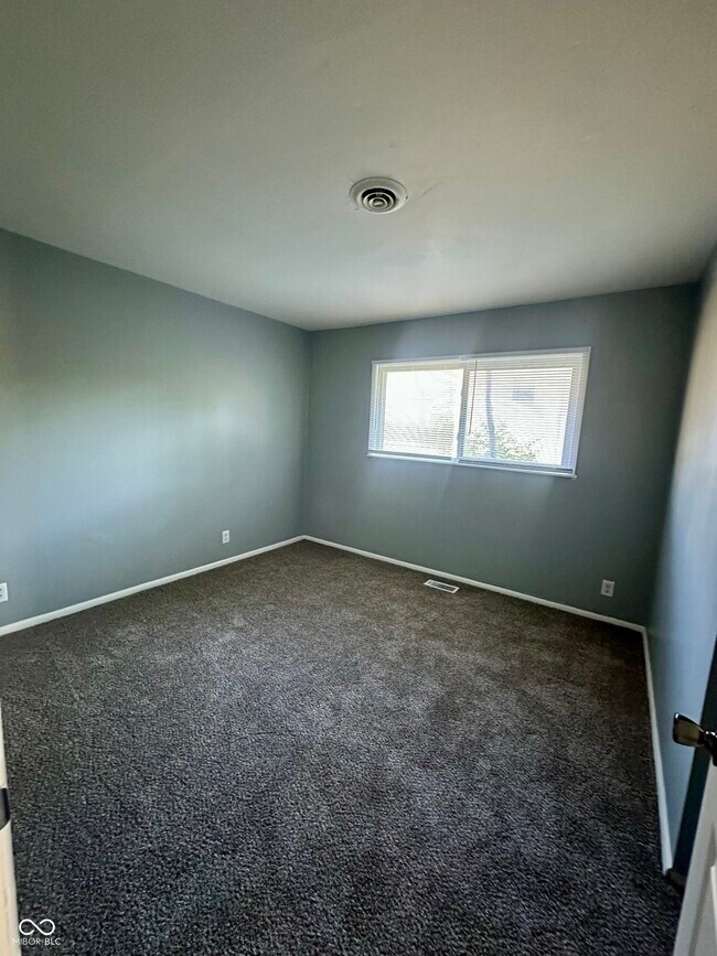 Building Photo - 3921 Malibu Dr