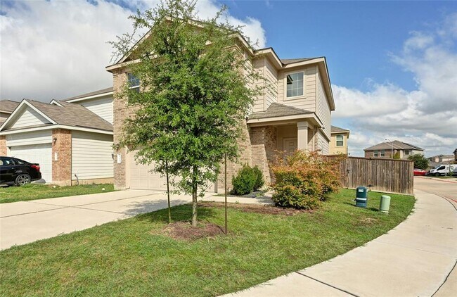 Building Photo - 100 Comet Dr